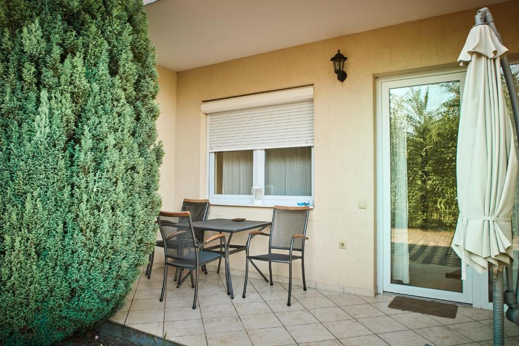 Balkón alebo terasa v ubytovaní Balatonlelle Apartmanház