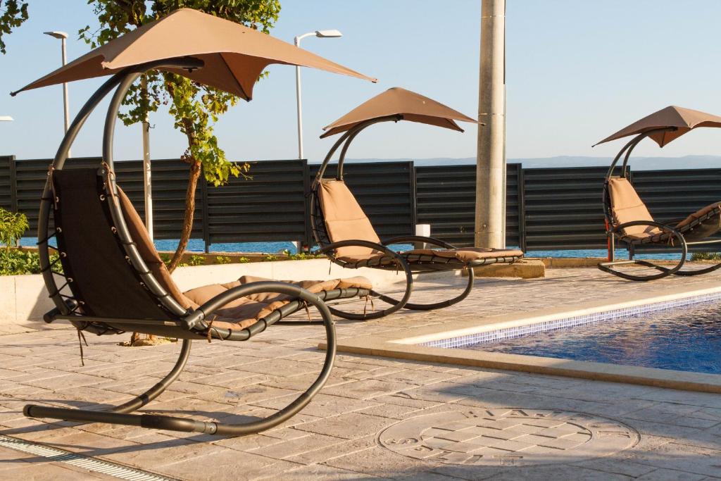Bazén v ubytovaní Unforgettable sea view apartments Bakota alebo v jeho blízkosti