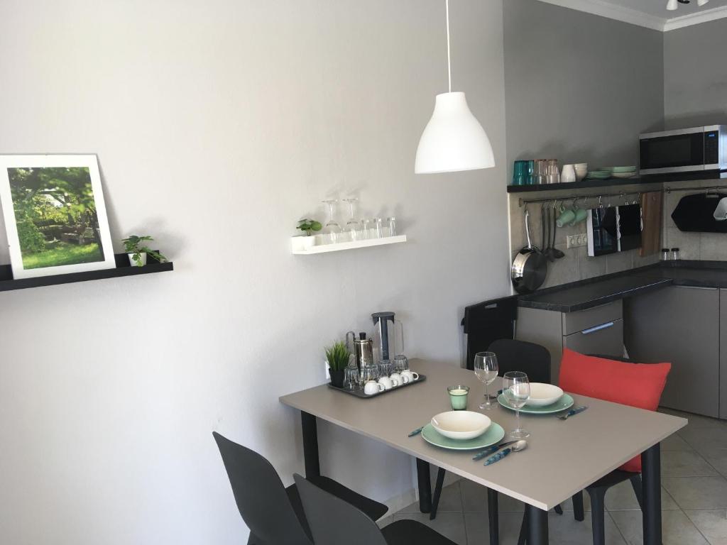 Kuchyňa alebo kuchynka v ubytovaní Balatonlelle Apartmanház