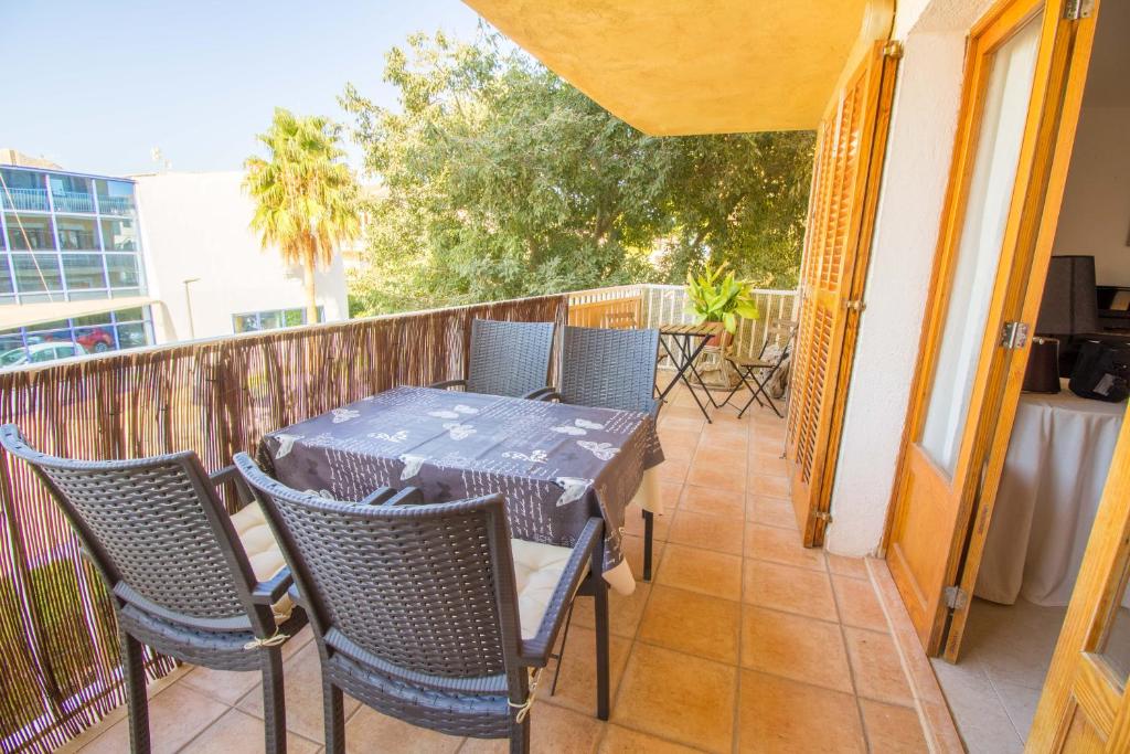 Balkon atau teras di Lovely apartment a few meters from the beach