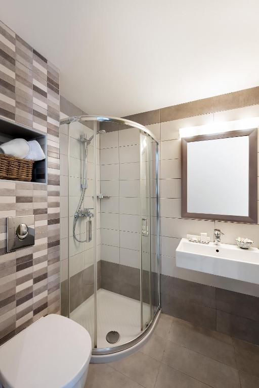 Koupelna v ubytování Tourist Boutique Hotel