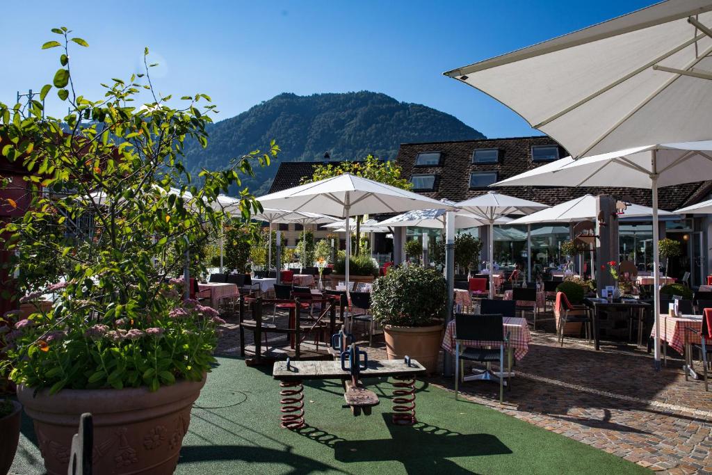 Nespecifikovaný výhled na hory nebo výhled na hory při pohledu z hotelu