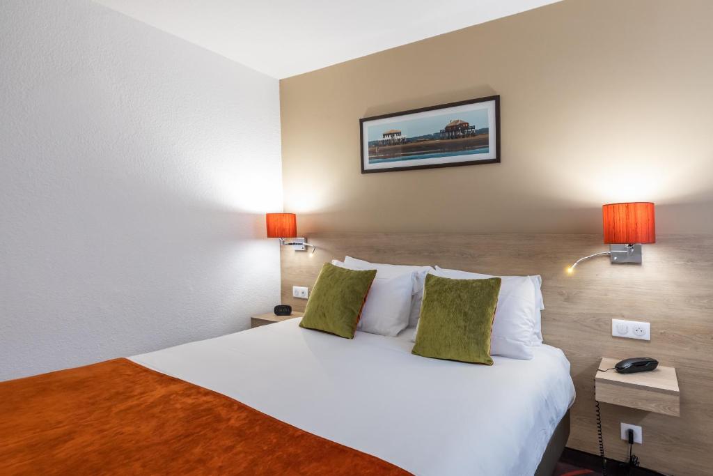 Best Western Hotel Le Bordeaux Sud - Family Queen Room With Two Single Beds