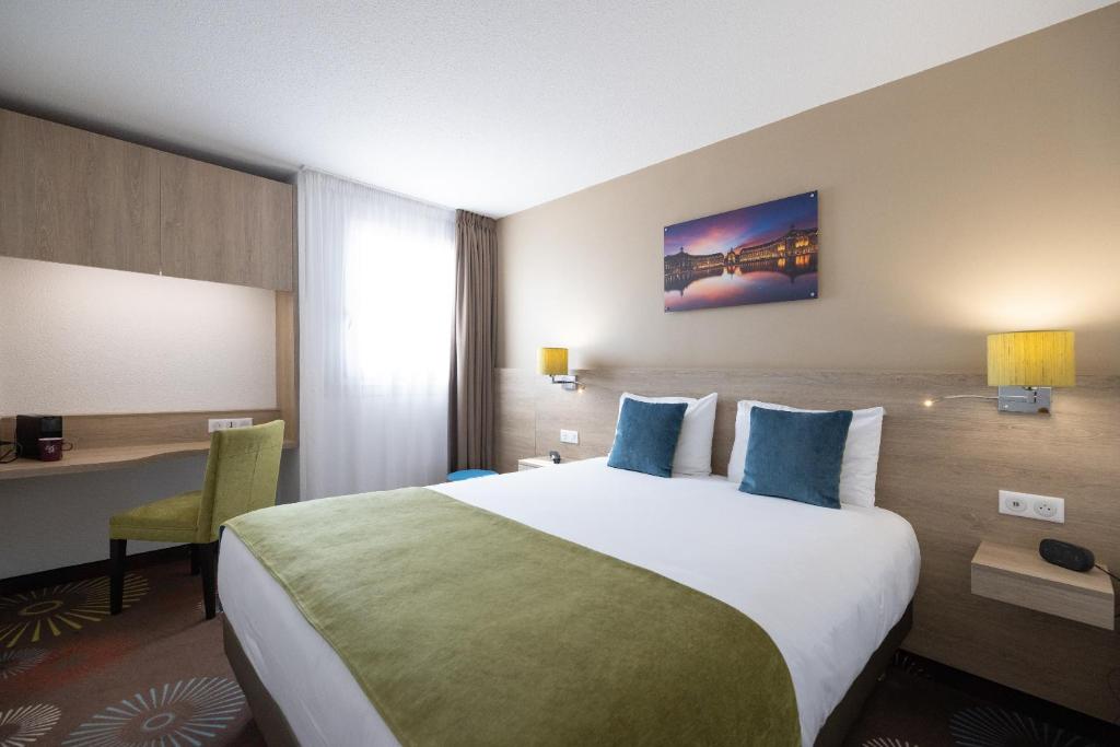 Best Western Hotel Le Bordeaux Sud - Comfort Queen Room With Bath Tub