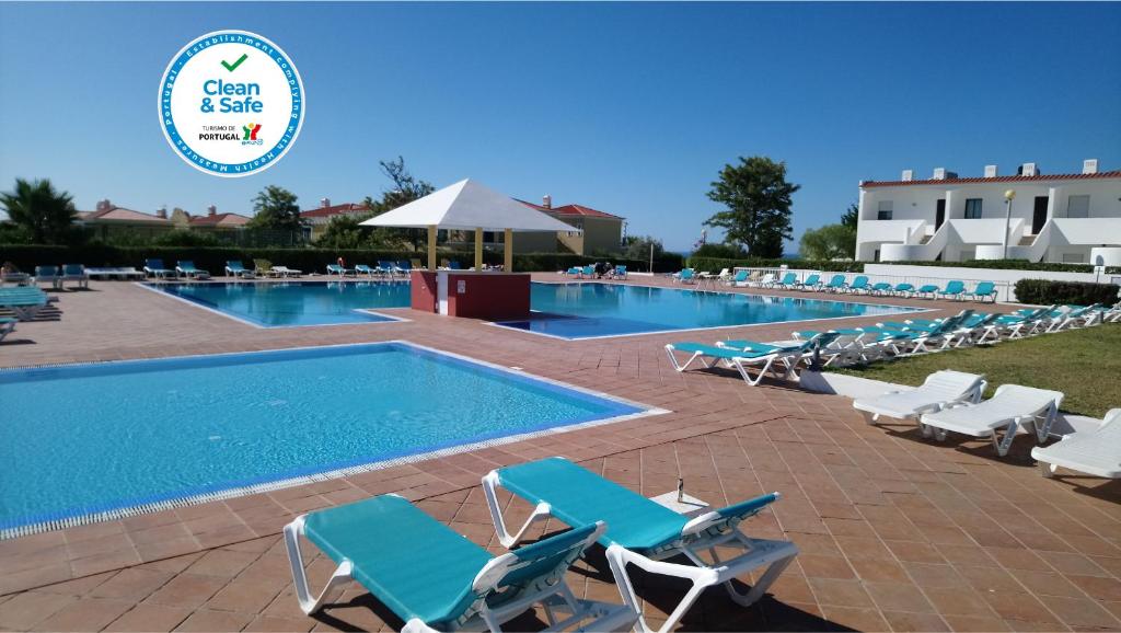 Πισίνα στο ή κοντά στο Quinta Das Figueirinhas & Quintinha Village