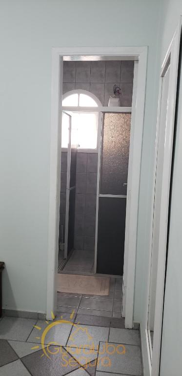  Casa de Veraneio com Piscina Guaratuba