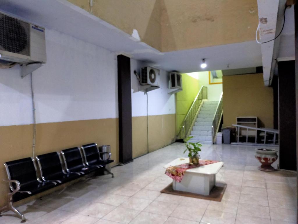 TV a/nebo společenská místnost v ubytování Hotel Nirwana Ternate RedPartner