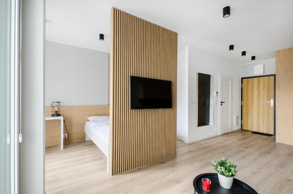 ApartHouse Fabryczna - Apartment With Balcony