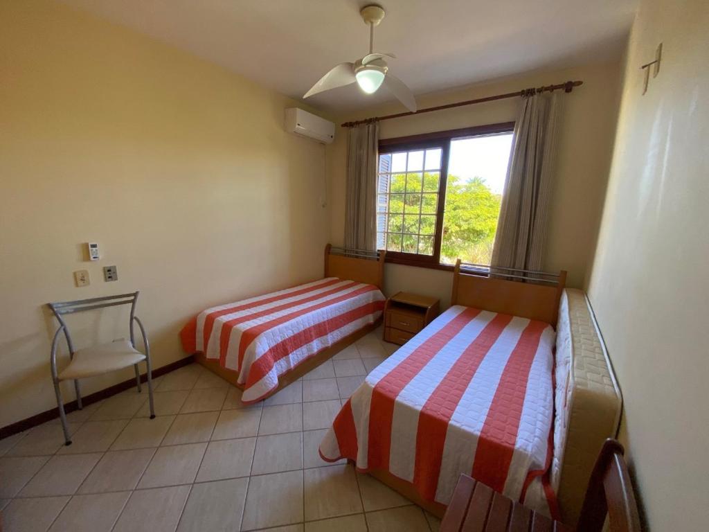  CASA 3 DORMITÓRIOS JURERE INTERNACIONAL