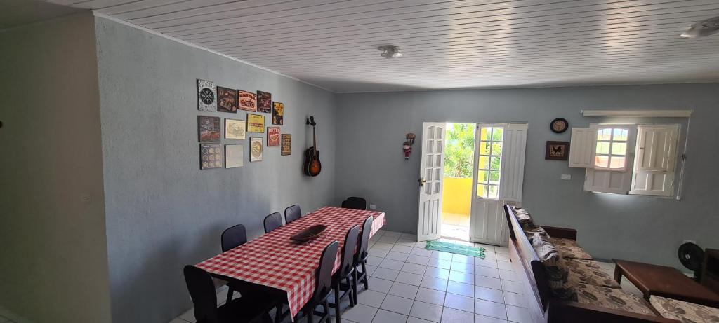  CASA ACONCHEGANTE E ESPAÇOSA