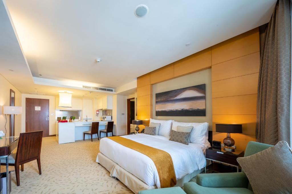 Address Dubai Mall Residence - Studio and 1 Bedroom apartments by The S Holiday Homes - Studio With Burj Khalifa View (Partial)