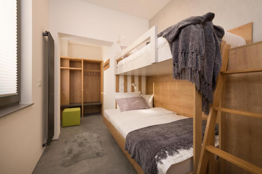 Vila Emona - Central Apartments - Free Parking - Resim 17