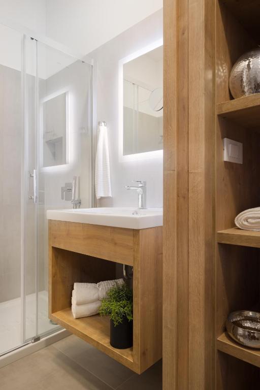 Vila Emona - Central Apartments - Free Parking - Resim 27