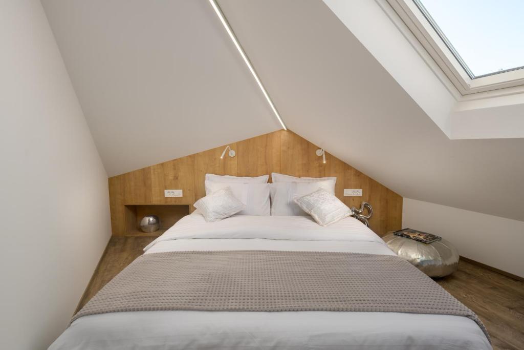 Vila Emona - Central Apartments - Free Parking - Resim 32