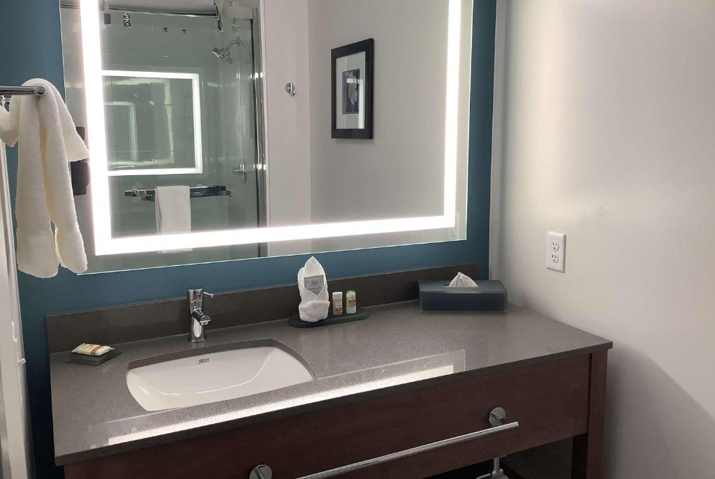 La Quinta Inn & Suites by Wyndham Littleton-Red Rocks photo