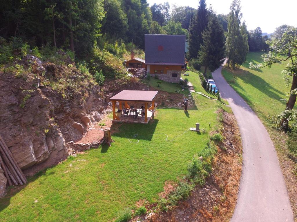 Fotografie z fotogalerie ubytování Luxury Chalet near Ski area v destinaci Mrklov