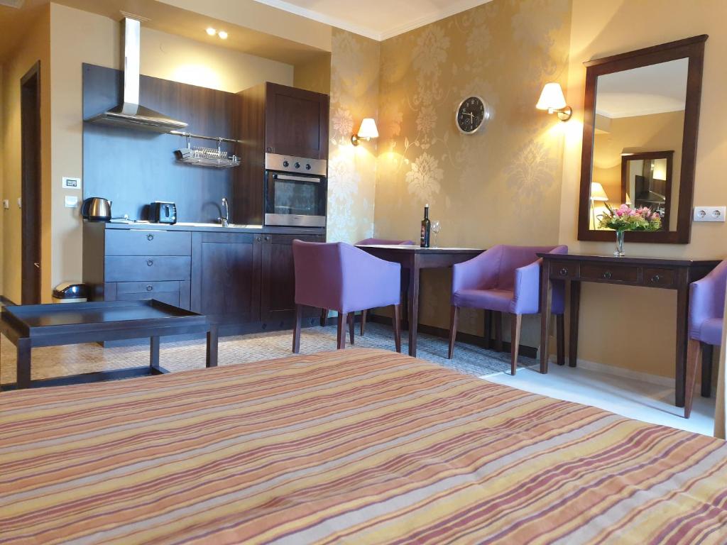 Kuchyň nebo kuchyňský kout v ubytování Sunny Beach - Royal Beach Apartment