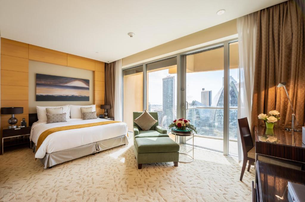Address Dubai Mall Residence - Studio and 1 Bedroom apartments by The S Holiday Homes - One-Bedroom Apartment With Zabeel Street View
