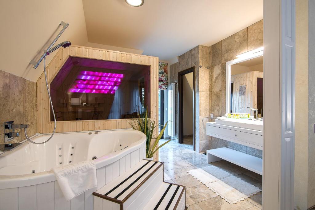 Ioana Boutique Hotel - Resim 32