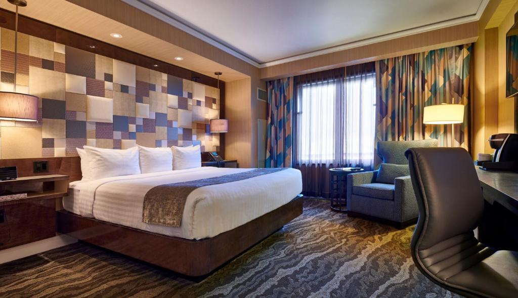 Mount Airy Casino Resort - Adults Only 21 Plus - King Room - Disability Access
