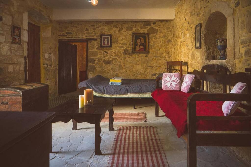 A seating area at The Royal Stonehouse : Sophia