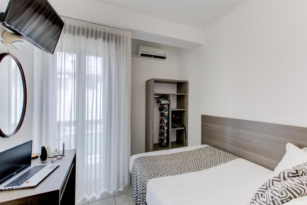 
Single Room with French Bed
