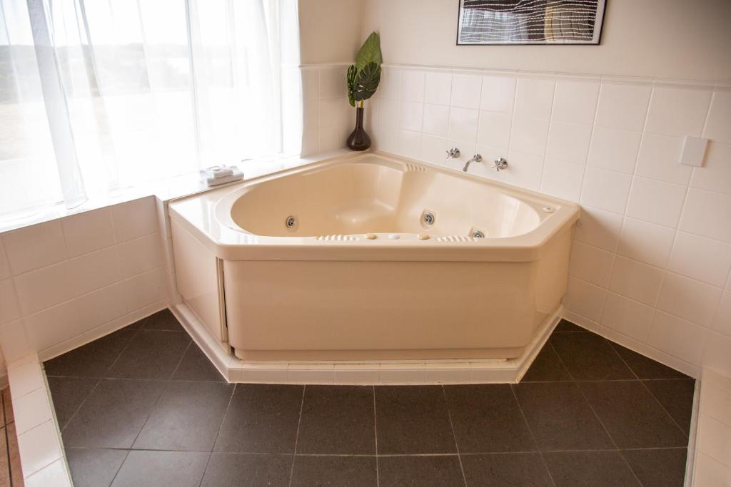 Lakeview Motel and Apartments - Double Deluxe Quarto Duplo Com Banho De Spa