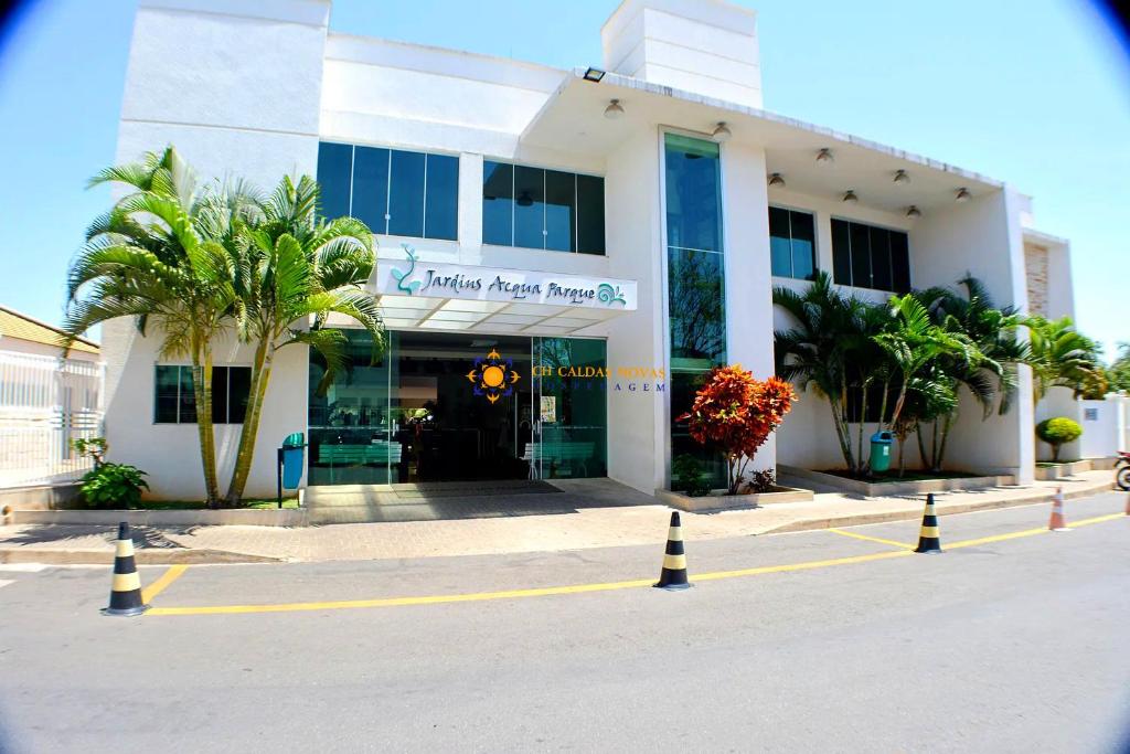  Hotel Lacqua di Roma com Parque Aquático Flat com Cozinha e Cama na Sala CH Caldas Novas Hospedagem
