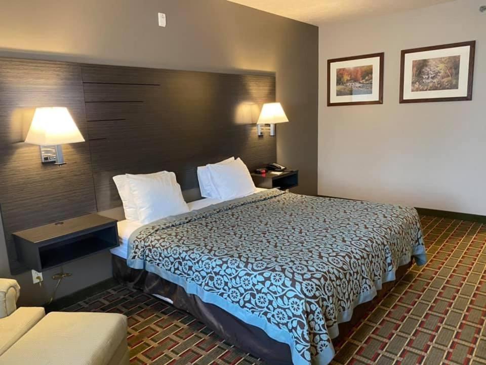 Days Inn by Wyndham Pentwater photo