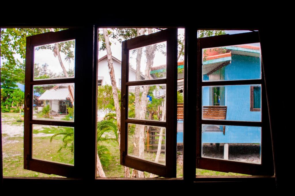Zahrada ubytování BB Dorm Koh Kood
