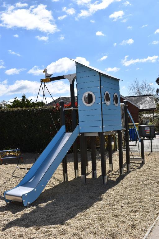 Herní místnost nebo prostor pro děti v ubytování Camping Paradis le Moulin des Oies