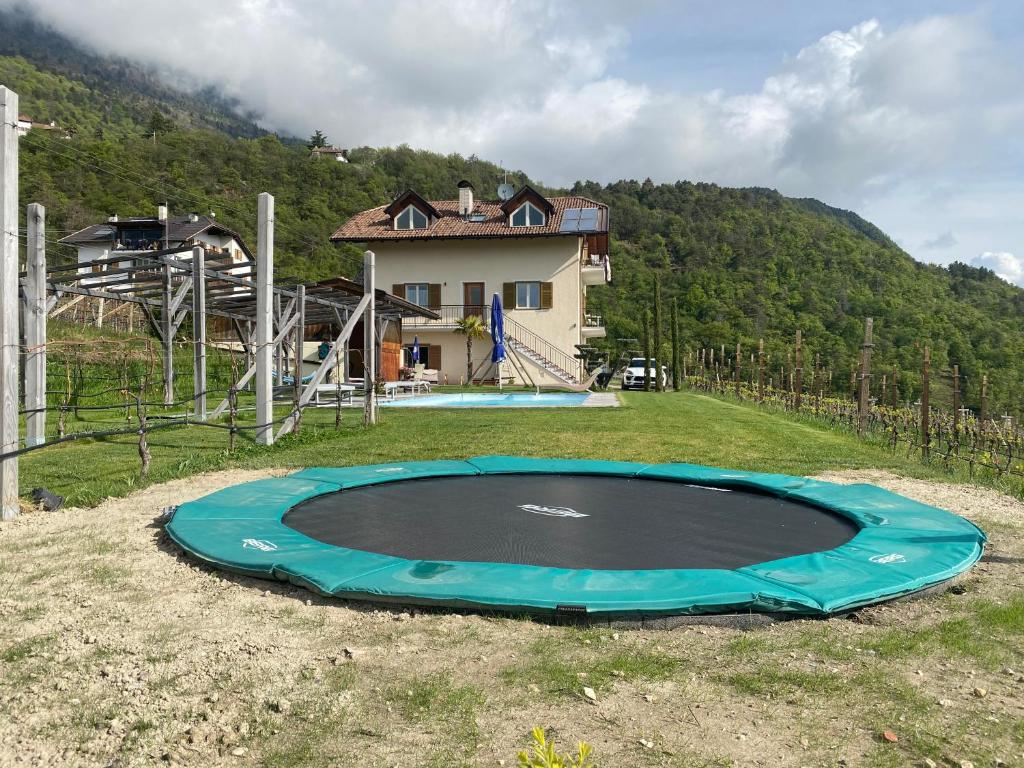 Bazén v ubytovaní Emily Elisa Traum Ferienwohnung mit atemberaubenden Seeblick alebo v jeho blízkosti