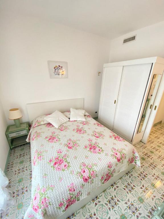 Posteľ alebo postele v izbe v ubytovaní [PORTOFINO] appartamento vista mare con piscina