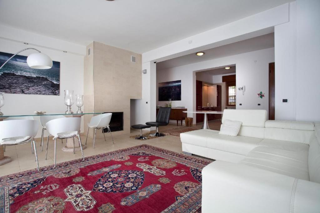 Zdjęcie z galerii obiektu Villa VISTA LAGO w mieście Torri del Benaco