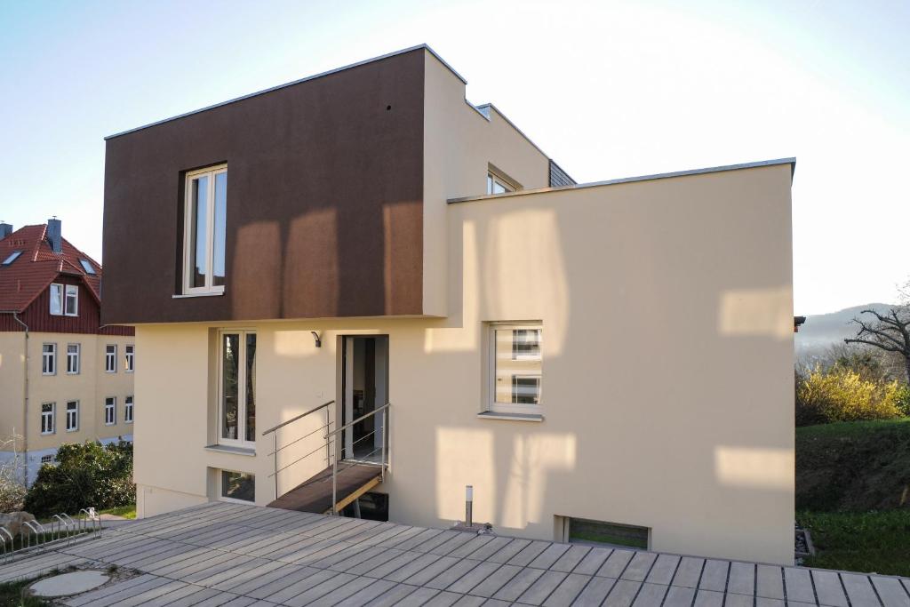 Budova, kde se aparthotel nachází
