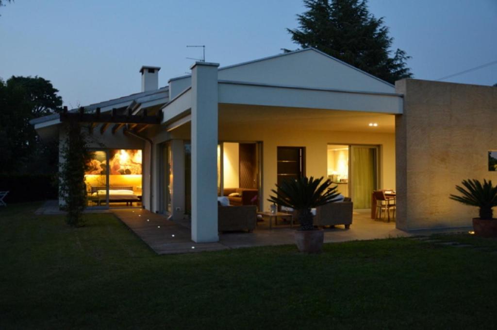 Budova, v ktorej sa vila nachádza