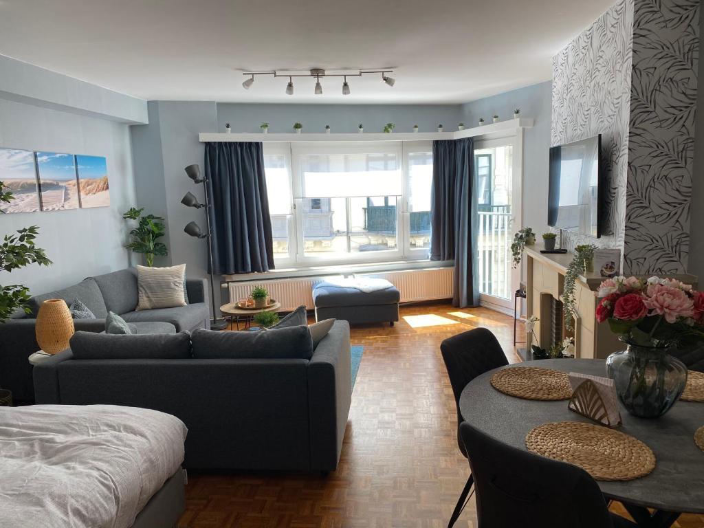 Studio direct aan het hoofdstrand van Oostende - naast Casino, Ostende
