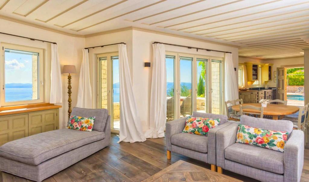 Posedenie v ubytovaní Paleopetres Marnie - Private Pool - Sea Views - Nissaki - North East Coast -