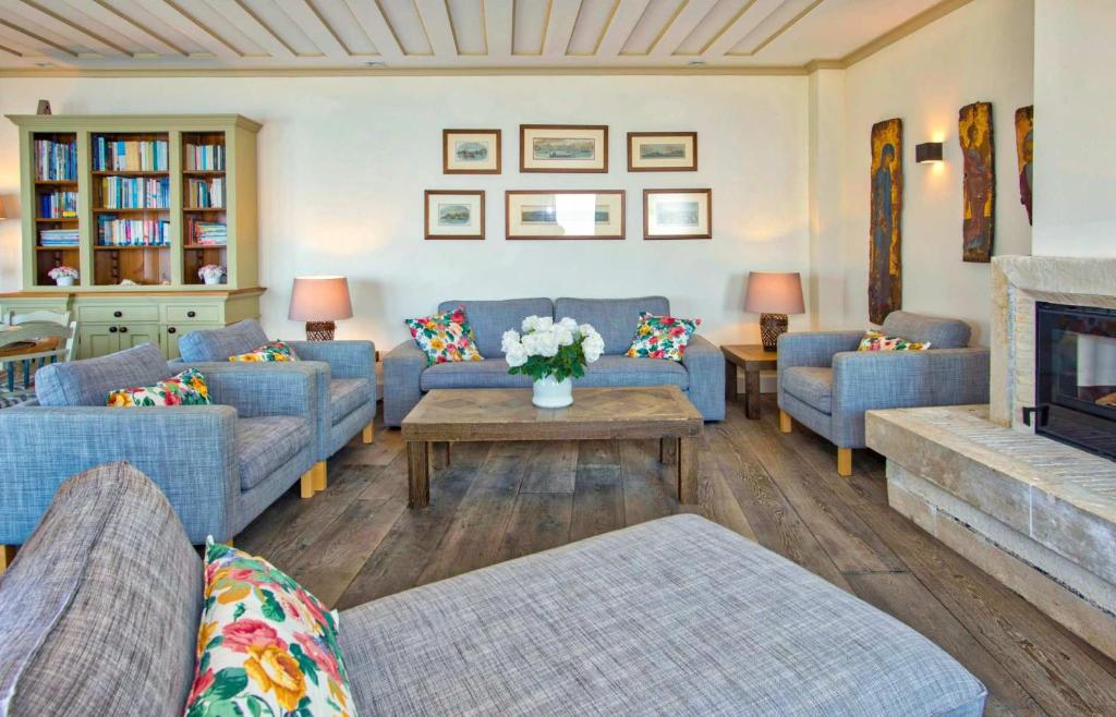 Posedenie v ubytovaní Paleopetres Marnie - Private Pool - Sea Views - Nissaki - North East Coast -