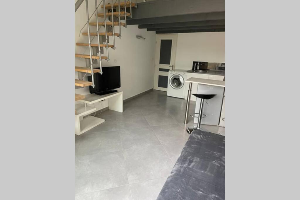 Kuchyň nebo kuchyňský kout v ubytování Joli studio avec terrasse privée