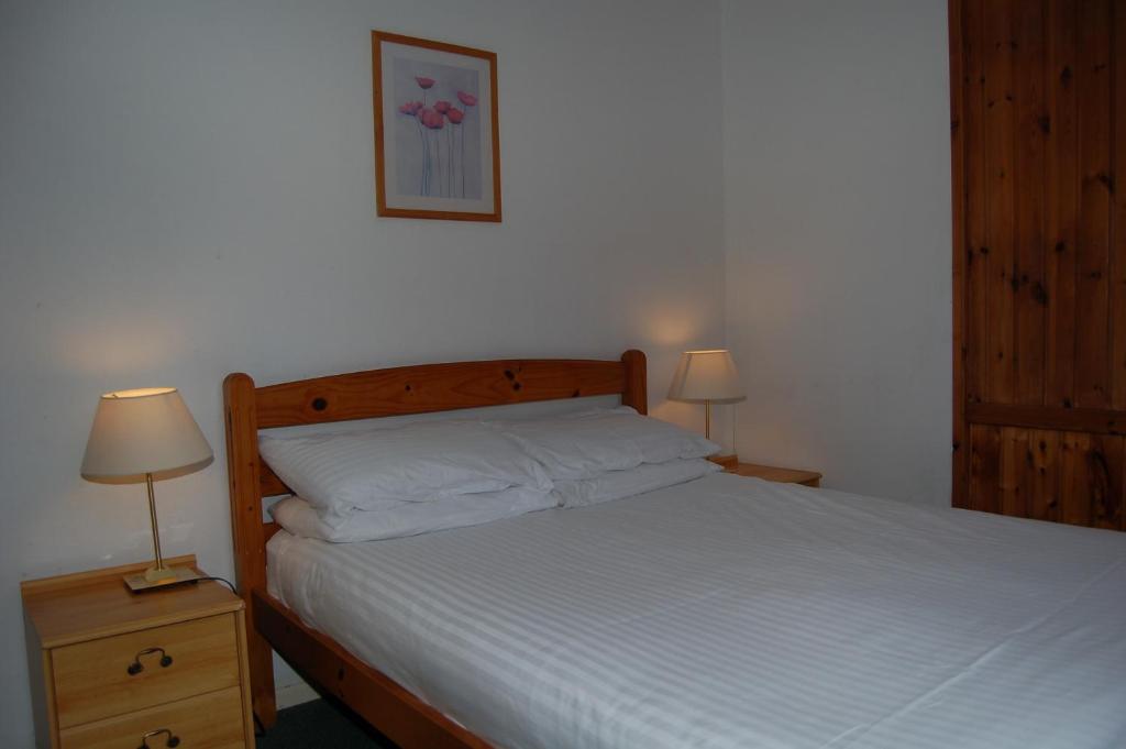 Woodland Chestnut Lodge 6