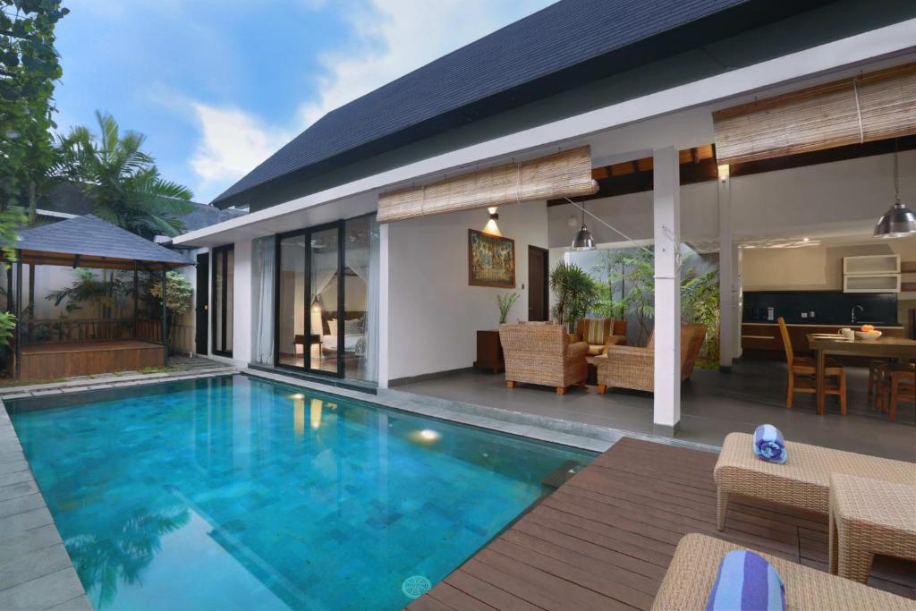 Bazén v ubytování Kamuela Villa Lagoi Bay Bintan nebo v jeho okolí