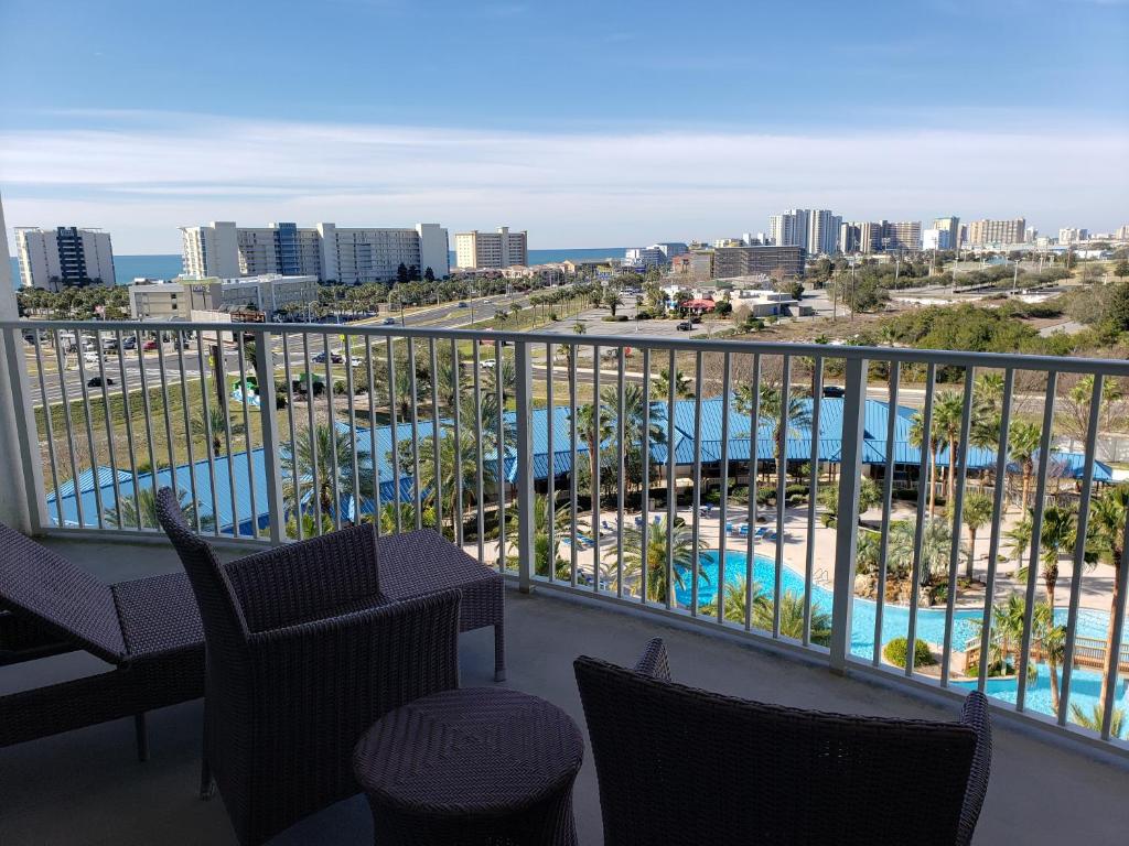 Bazén v ubytování 1815 A Slice of Heaven Destin - Pool & Ocean View nebo v jeho okolí