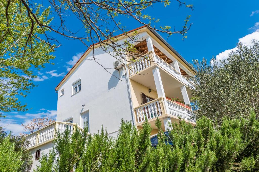 Budova, v ktorej sa apartmán nachádza