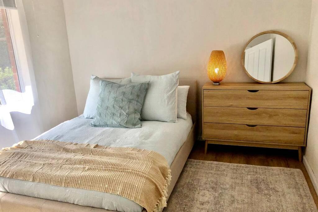 Young Olive - Three-Bedroom House