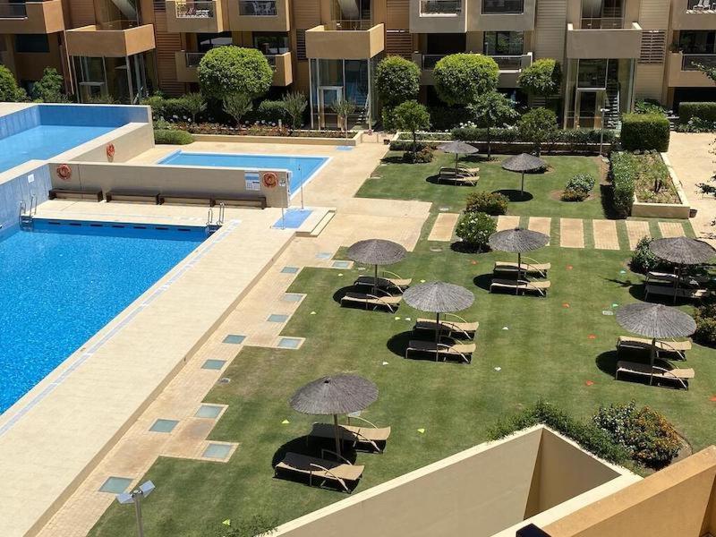 Bazén v ubytování Sotogrande Ribera del Marlin apartment nebo v jeho okolí