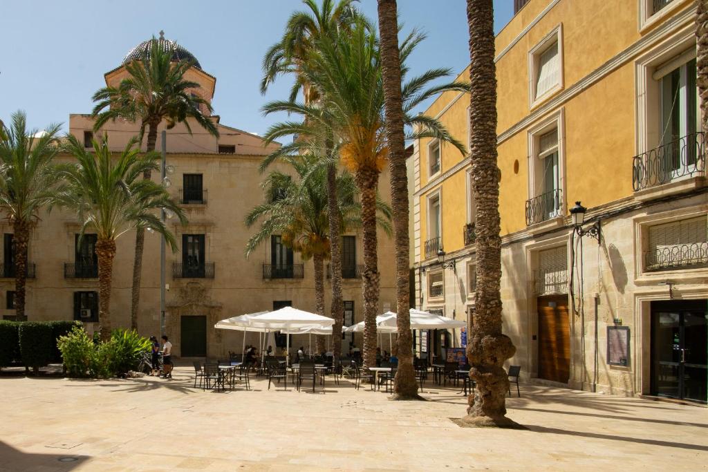 Centrico junto a playa, Alicante – Precios actualizados 2022