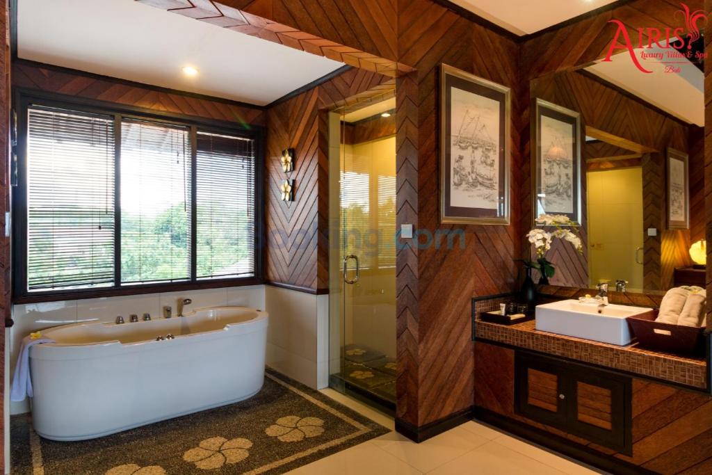 Airis Luxury Villas and Spa - 16