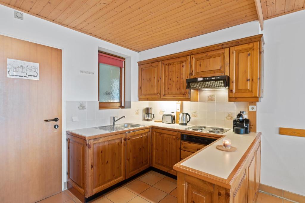 Kuchnia lub aneks kuchenny w obiekcie Ferienapartment Kanzelhöhe an der Skipiste