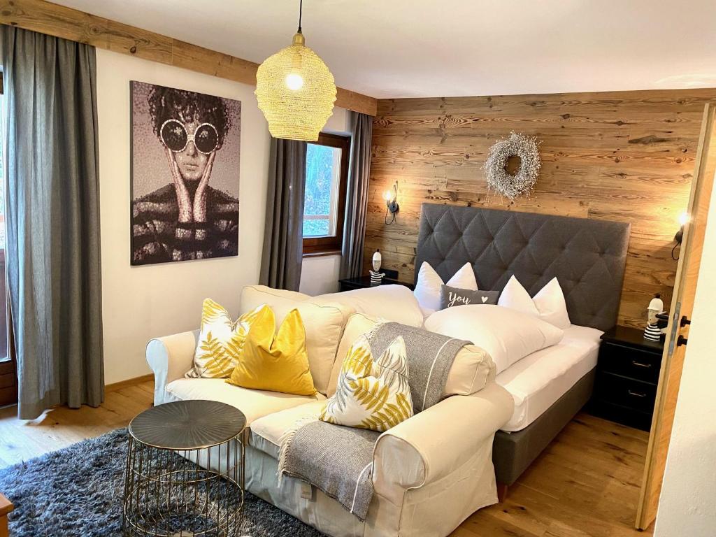 Postel nebo postele na pokoji v ubytování Appartements im Weiherhof,